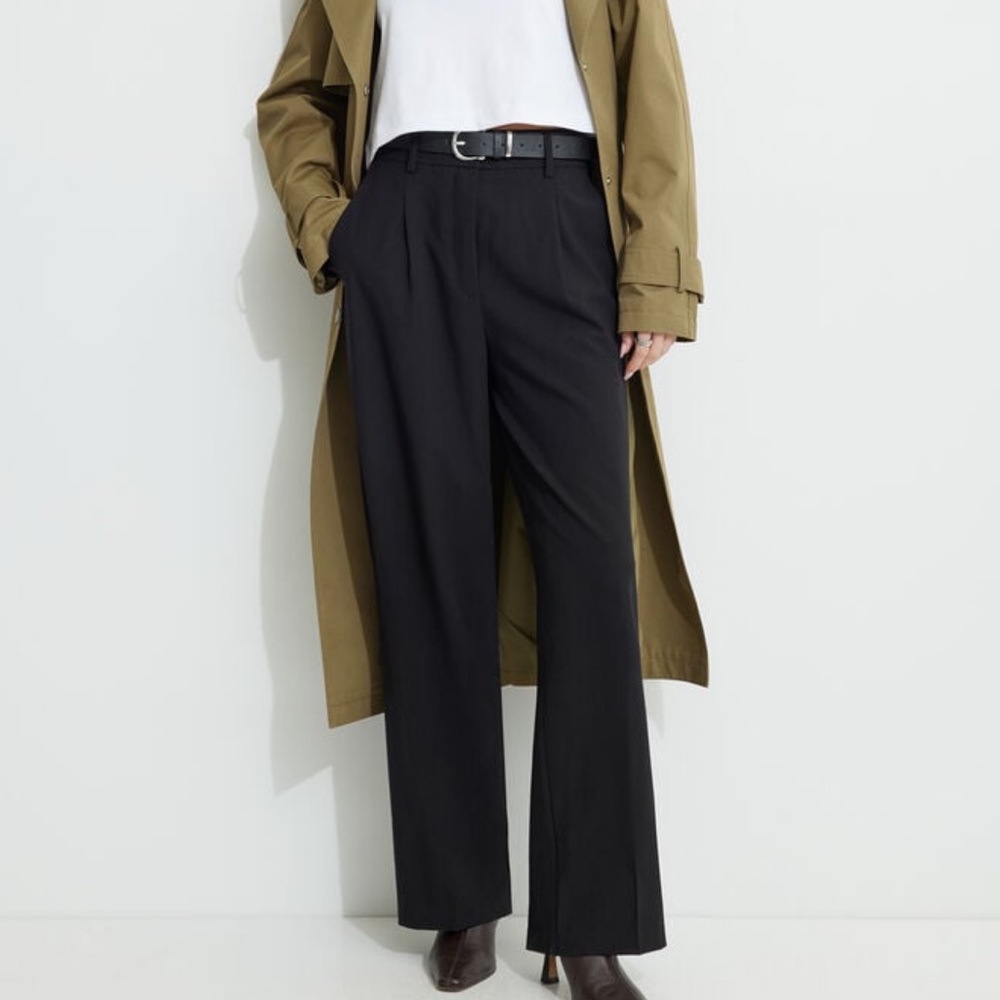 BNWT - Sofia Pleated Straight Leg Pants